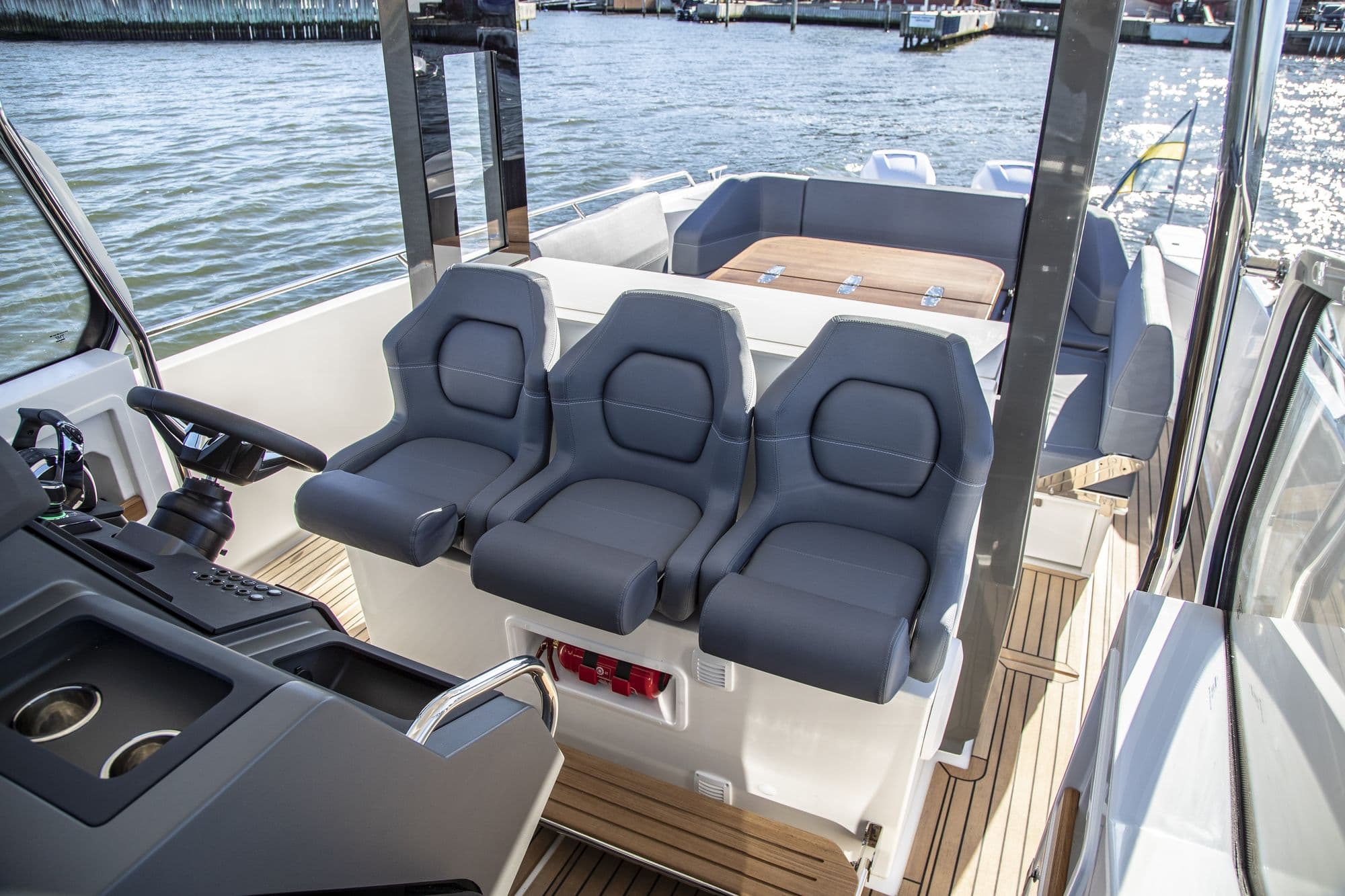 Three forward-facing helm seats on the Nimbus T11