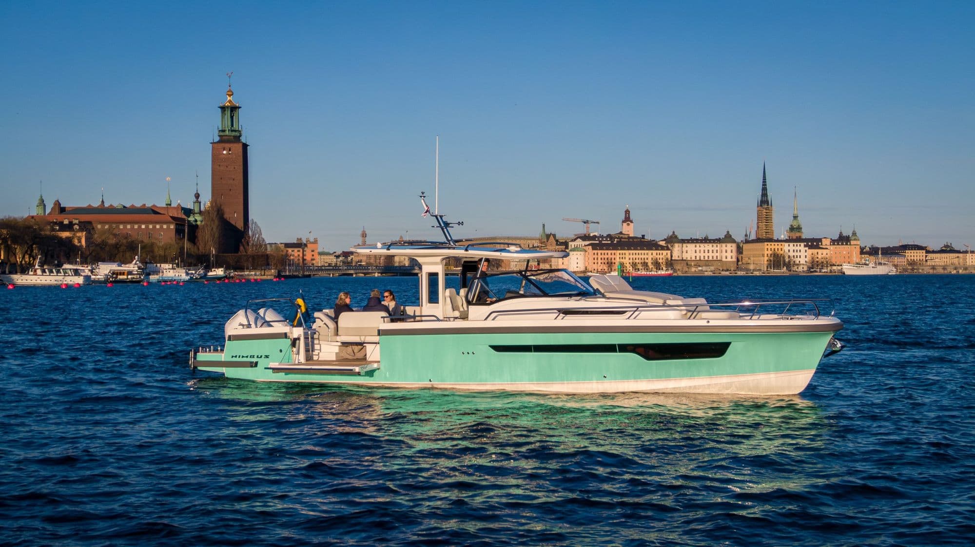 Nimbus T12 (Sport Tender 42) cruising past Stockholm City Hall