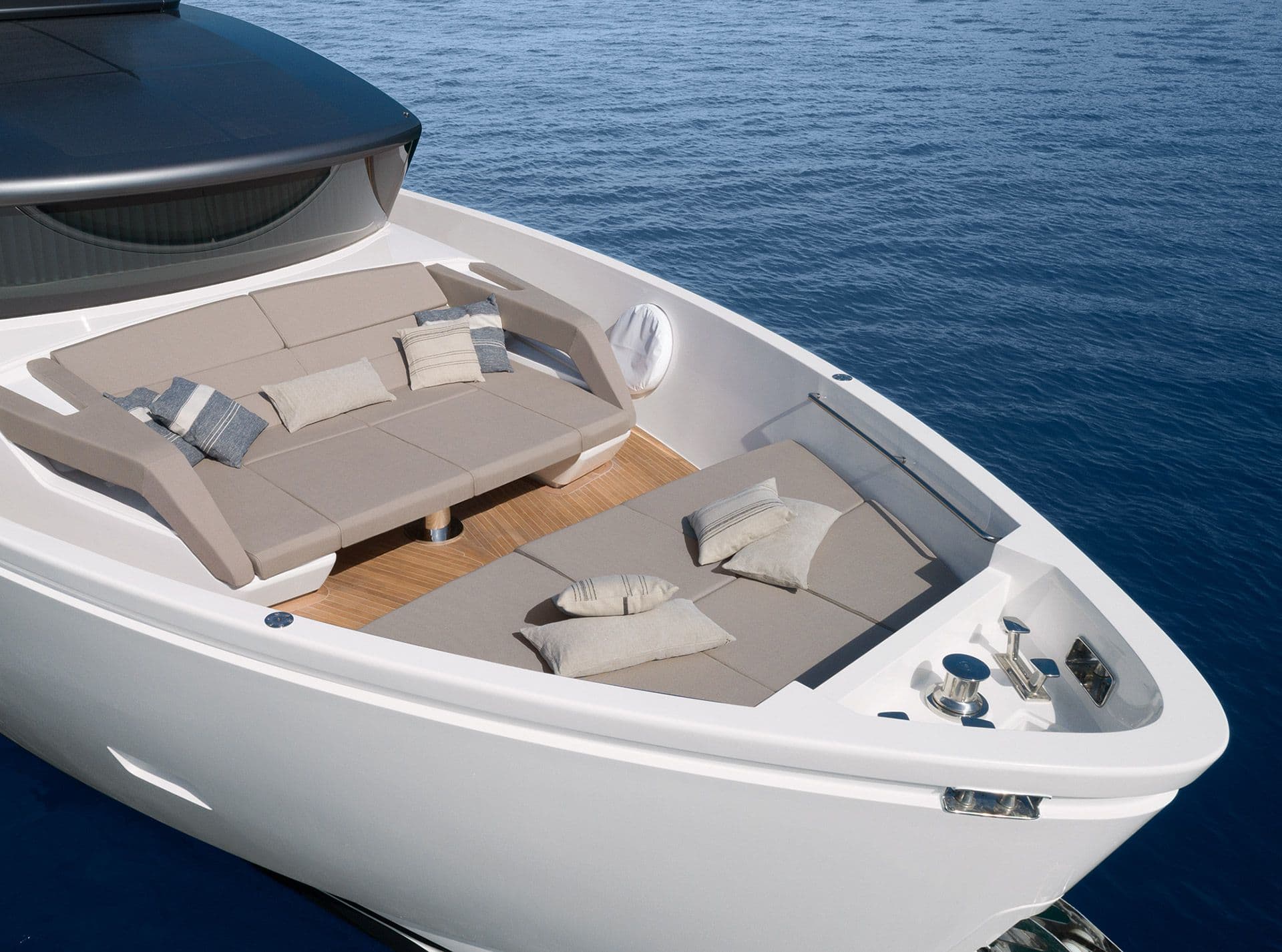 Bow lounge of the Sanlorenzo SX76 seen from above