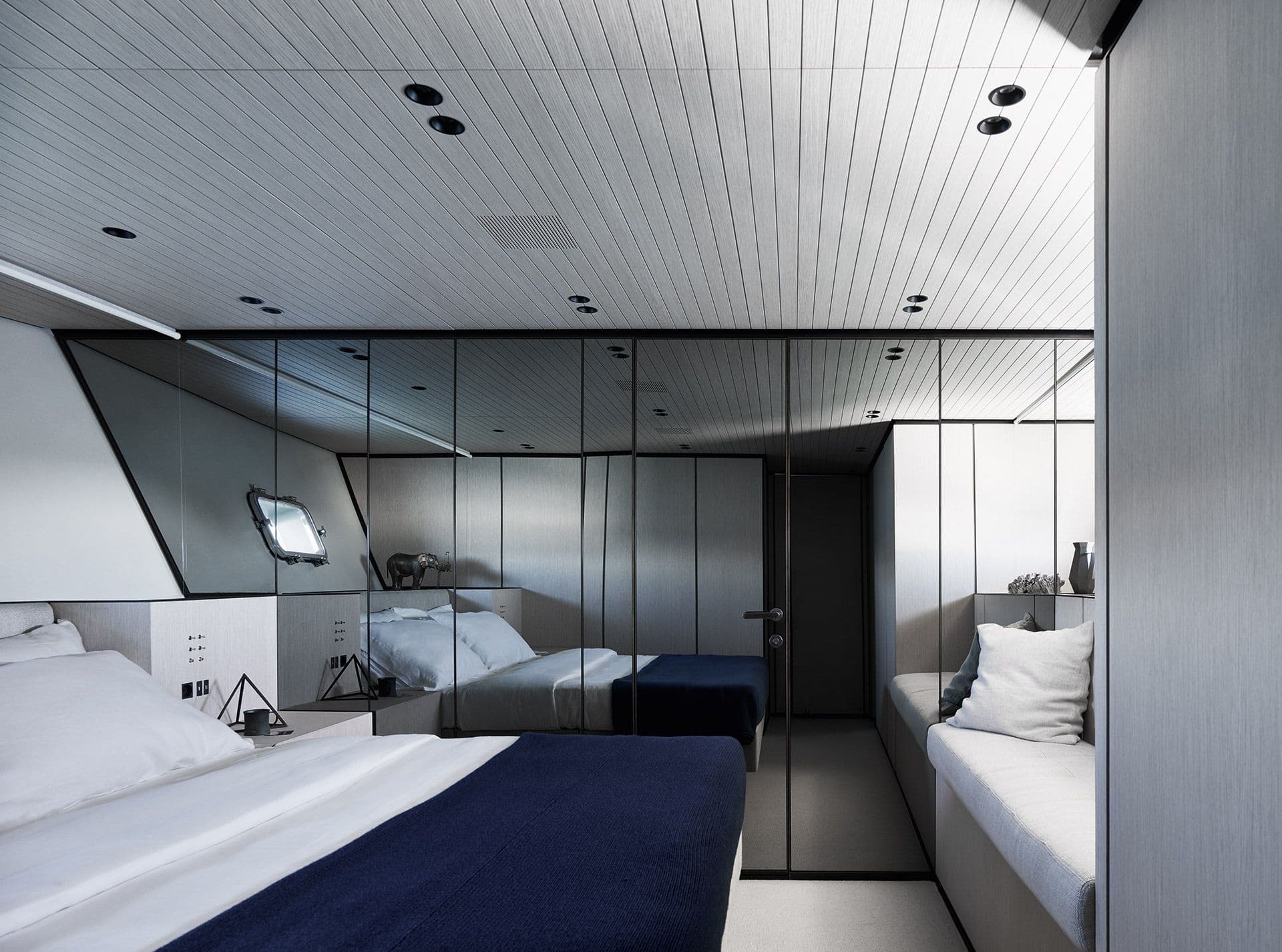 Guest cabin aboard the Sanlorenzo SX76